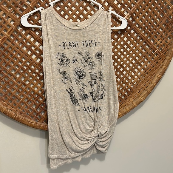 “Plant these, save the bees!” Soft tank - small - Picture 1 of 10